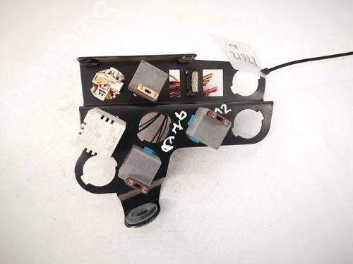 Used Fuse box RENAULT ESPACE II (J/S63_) 2.1 TD (J63E) (90 hp) 32898329