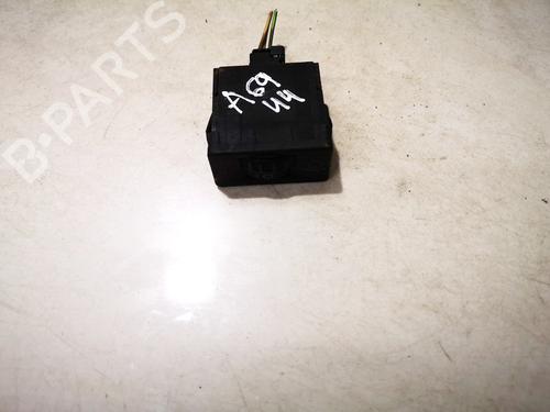 switch-peugeot-partner-mpv-5_-g_-1996-35544053 main image