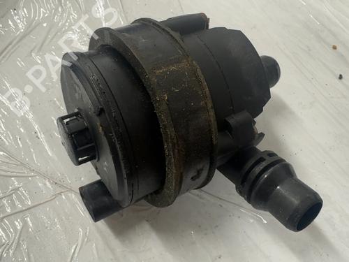 Used Auxiliary water pump Auxiliary water pump BMW i3 (I01) Range Extender (170 hp) 40274667 40274667