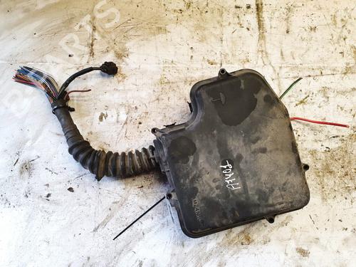 fuse-box-vw-passat-b55-3b3-2000-2001-2002-2003-2004-2005-32886768 main image