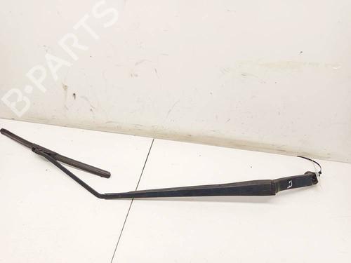 Used Front windshield wiper arm Front windshield wiper arm 32536377 32536377