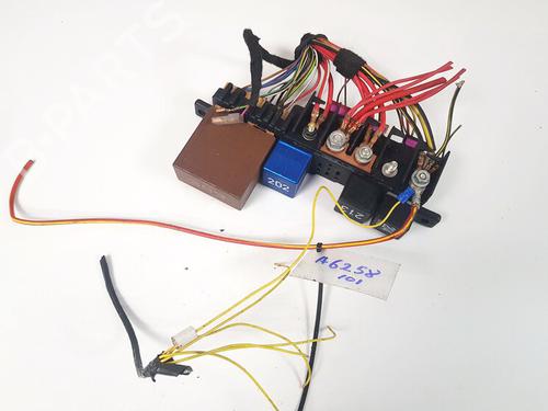 Used Fuse box OPEL ZAFIRA / ZAFIRA FAMILY B (A05) 1.9 CDTI (M75) (150 hp) 33089829