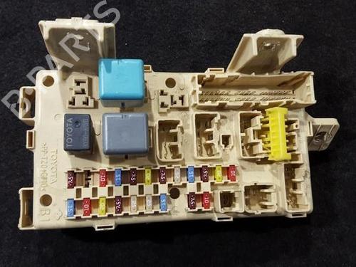 Used Fuse box Fuse box 33483710 33483710