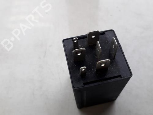 Electronic sensor SKODA SUPERB I (3U4) 2.5 TDI | BP33513636M84 - Image 2