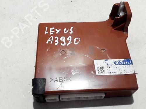 Used Electronic module Electronic module LEXUS IS II (_E2_) 250 (GSE20) (208 hp) 33526177 33526177
