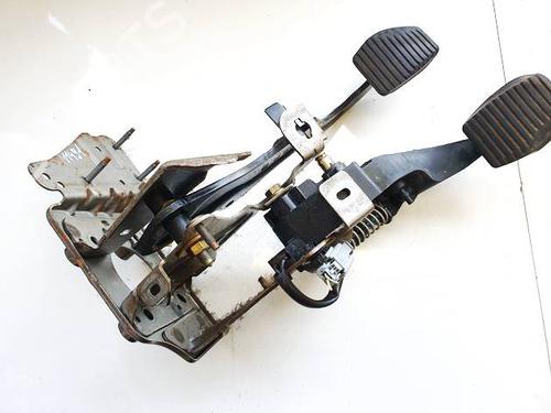 clutch-pedal-peugeot-307-3ac-2000-2001-2002-2003-2004-2005-2006-2007-2008-2009-2010-2011-2012-36830240 main image