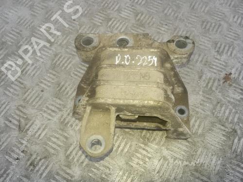 Used Engine mount Engine mount OPEL SIGNUM Hatchback (Z03) 2.2 direct (F48) (155 hp) 33521079 33521079