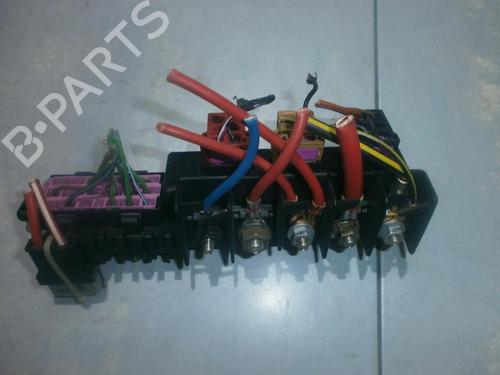 Used Fuse box Fuse box VW GOLF IV (1J1) 1.6 (102 hp) 33485493 33485493