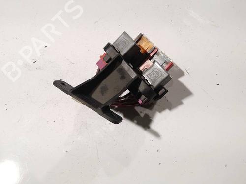 Fuse box AUDI A6 C5 (4B2, 4B4) 2.5 TDI quattro | BP33730808E1 - Image 2