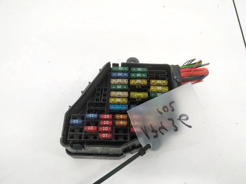 Used Fuse box Fuse box AUDI A4 B7 (8EC) 2.0 TDI (140 hp) 32900990 32900990
