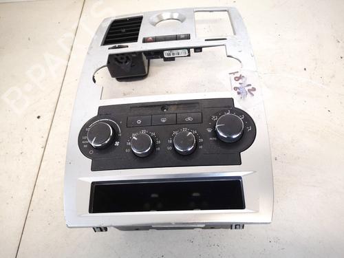 climate-control-chrysler-300c-lx-le-2004-35399963 main image