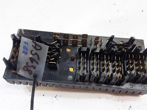 Used Fuse box Fuse box AUDI 80 B4 Saloon (8C2) 1.6 E (101 hp) 33528981 33528981