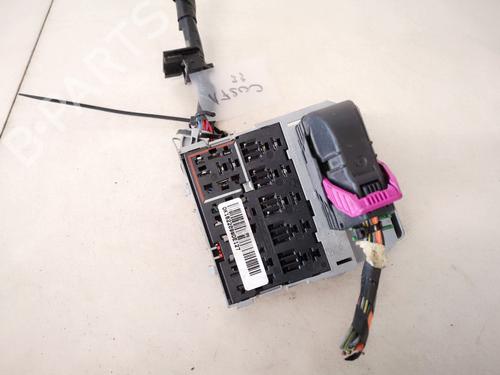 Used Fuse box Fuse box OPEL MERIVA A MPV (X03) 1.7 DTI (E75) (75 hp) 32882092 32882092