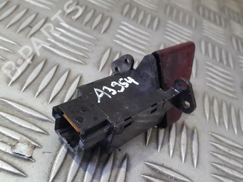 Warning switch MITSUBISHI SPACE RUNNER (N6_W, N7_W) 2.0 (N63W) | BP35687086I22 - Image 2