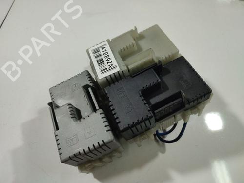 Used Fuse box Fuse box FORD MONDEO IV (BA7) 2.0 TDCi (115 hp) 32550831 32550831