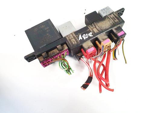 Used Fuse box Fuse box VW GOLF IV (1J1) 1.9 TDI (90 hp) 32903247 32903247