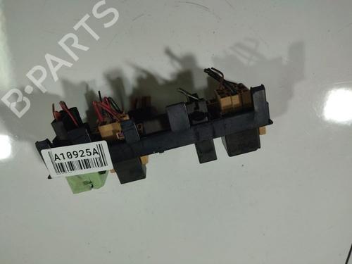 Used Fuse box Fuse box 38576308 38576308