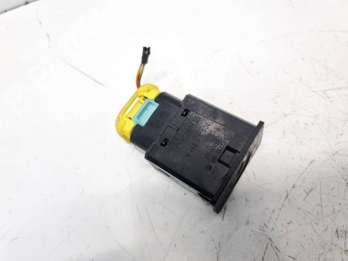 switch-vw-passat-b6-3c2-2005-2006-2007-2008-2009-2010-2011-32576002 main image