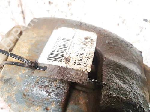 Left front brake caliper VW PASSAT B6 (3C2) 2.0 TDI | BP35375264M105 - Image 2