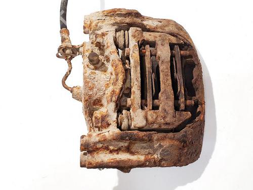 Used Left front brake caliper Left front brake caliper VW TRANSPORTER T4 Van (70A, 70H, 7DA, 7DH) 2.4 D (78 hp) 35410517 35410517