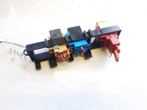 Used Fuse box VW GOLF VI (5K1) 1.6 TDI (105 hp) 32572002