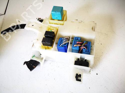 Used Fuse box Fuse box 32569601 32569601