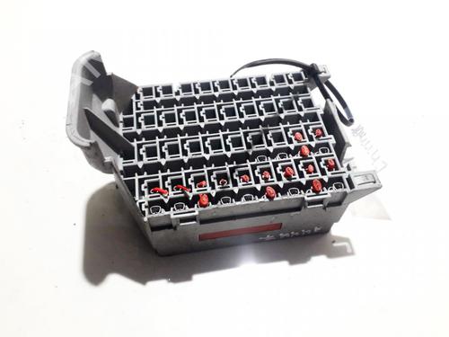 Fuse box VOLVO S60 I (384) 2.0 T | BP33104010E1 - Image 2