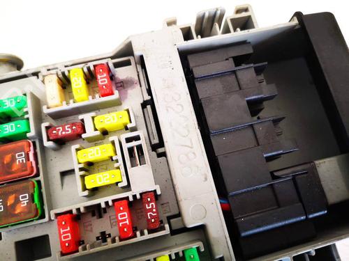 Fuse box OPEL ASTRA J (P10) 1.7 CDTI (68) | BP32579165E1  - Image 5