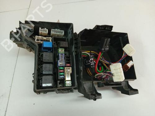 Used Fuse box Fuse box 38551796 38551796
