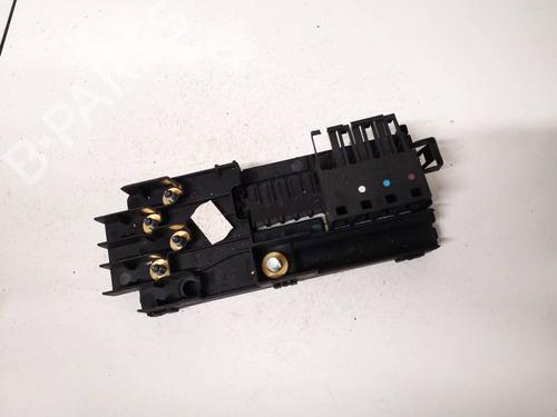 Used Fuse box MERCEDES-BENZ CLS (C219) CLS 320 CDI (219.322) (224 hp) 32621670