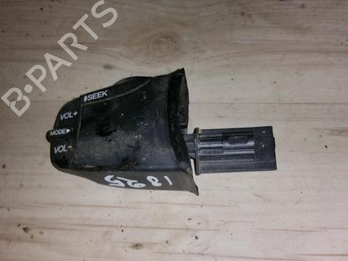 steering-wheel-controls-ford-mondeo-iii-b5y-2000-2001-2002-2003-2004-2005-2006-2007-35649417 main image