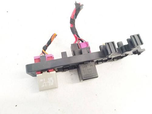 Used Fuse box Fuse box 39222804 39222804