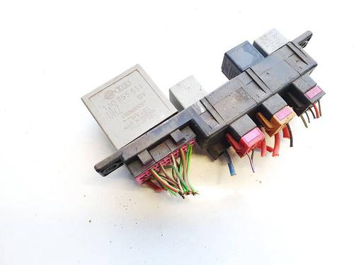 Used Fuse box Fuse box 32926904 32926904