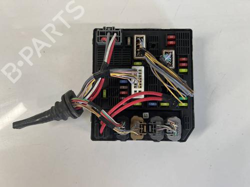 Used Fuse box Fuse box 32954006 32954006