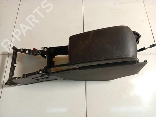 Used Armrest / Center console Armrest / Center console 38452172 38452172