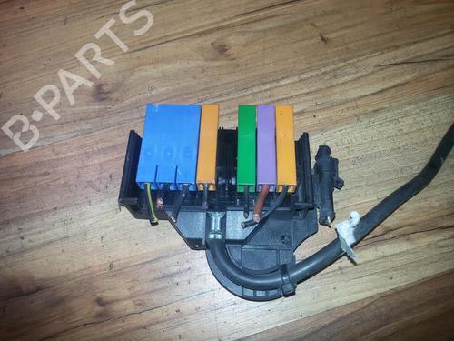 Used Fuse box Fuse box OPEL ZAFIRA A MPV (T98) 1.6 16V (F75) (101 hp) 33508415 33508415