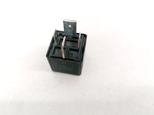 Used Electronic sensor Electronic sensor VOLVO S60 I (384) 2.4 (140 hp) 32882160 32882160