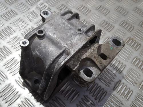 Used Engine mount Engine mount VW GOLF V (1K1) 1.9 TDI (105 hp) 33501652 33501652