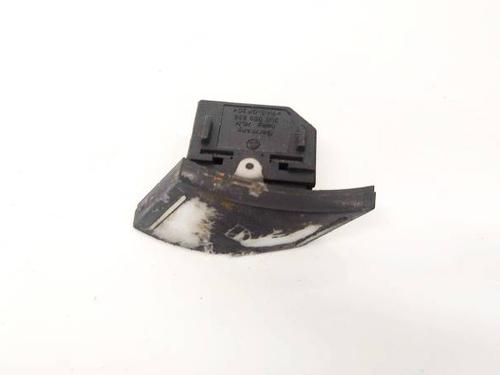 Used Switch SKODA SUPERB I (3U4) 2.5 TDI (163 hp) 32941040