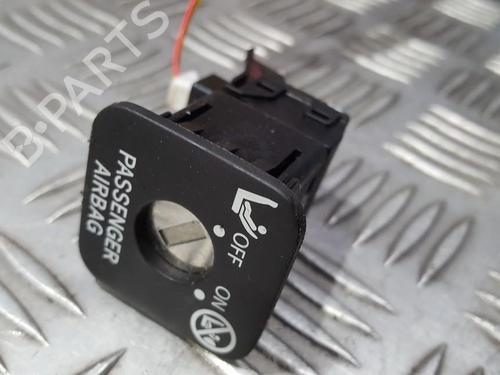 Used Switch Switch TOYOTA RAV 4 III (_A3_) 2.2 D 4WD (ALA30_, ALA30R) (136 hp) 33498662 33498662