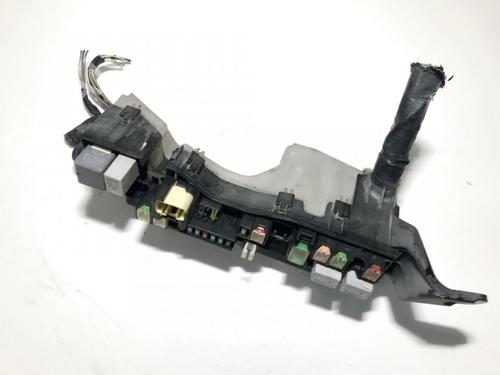 Used Fuse box Fuse box TOYOTA AVENSIS (_T25_) 2.0 D-4D (CDT250_, CDT250R) (116 hp) 33505008 33505008