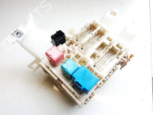 Used Fuse box Fuse box 36588384 36588384