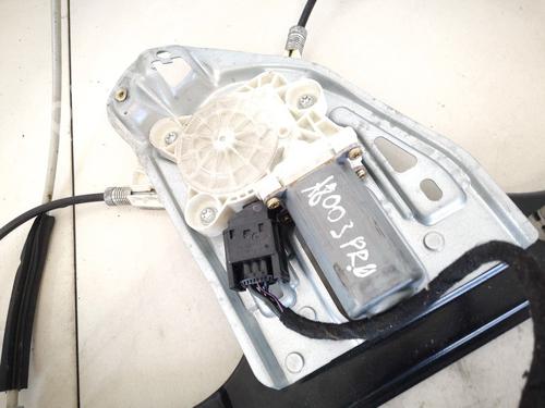 Used Right front window motor Right front window motor MERCEDES-BENZ C-CLASS (W203) C 180 Kompressor (203.046) (143 hp) 35410398 35410398