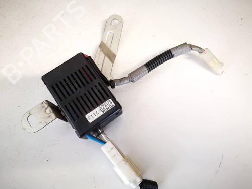 Used Electronic module LEXUS IS II (_E2_) 220d (ALE20) (177 hp) 32558972