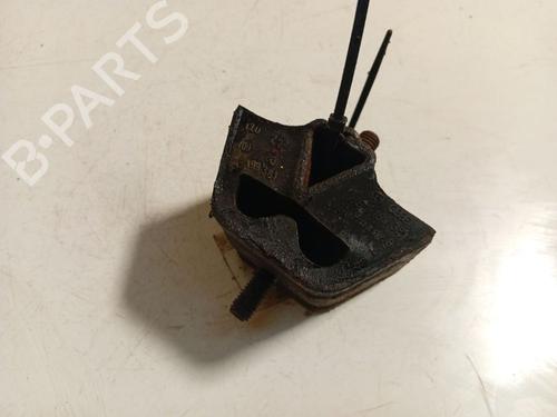 Support de moteur Support de moteur AUDI 80 B3 Saloon (893, 894, 8A2) 1.6 (70 hp) 36658143 36658143