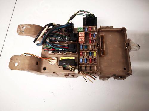 Used Fuse box Fuse box TOYOTA COROLLA Saloon (_E12_) 2.0 D-4D (CDE120_, CDE120R) (116 hp) 39061430 39061430