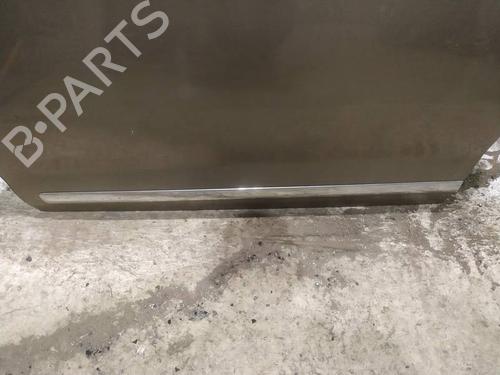 Friso da porta Friso da porta CITROËN C5 III (RD_) 1.6 HDi 110 (RD9HZC) (109 hp) 39895752 39895752