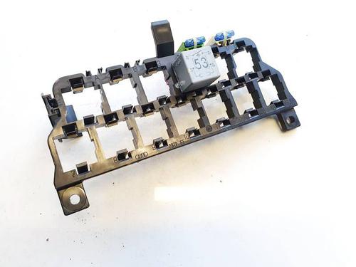 Used Fuse box Fuse box VW GOLF IV (1J1) 1.6 (100 hp) 32926903 32926903