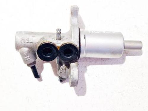 Brake master cylinder BMW X3 (E83) 2.0 d | BP35227624M77 - Image 2