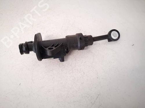 Used Clutch slave cylinder Clutch slave cylinder SKODA OCTAVIA III (5E3, NL3, NR3) 1.6 TDI (105 hp) 34749354 34749354